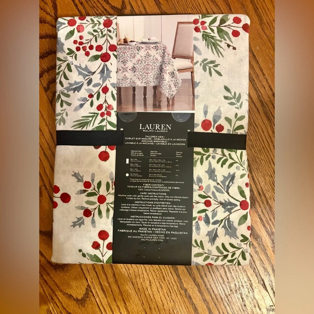 NEW Lauren Ralph Lauren Christmas Tablecloth Cotton 60x84 Holiday Holly Pattern